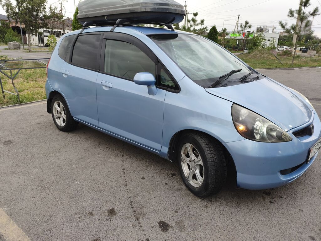 Honda Fit: 2002 г., 1.3 л, Автомат, Бензин, Хэтчбэк — фото 4