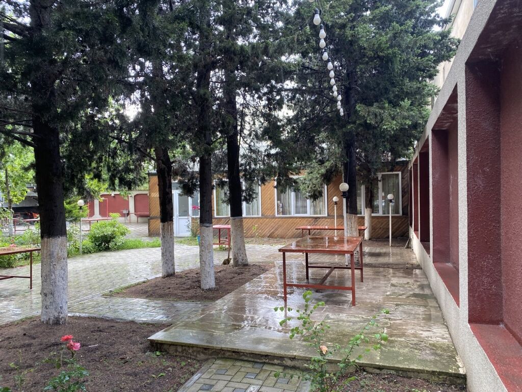 FURQAN AİLƏVİ İSTİRAHƏT MƏRKƏZİ.Restaran 21 sotun içindədir.70-80