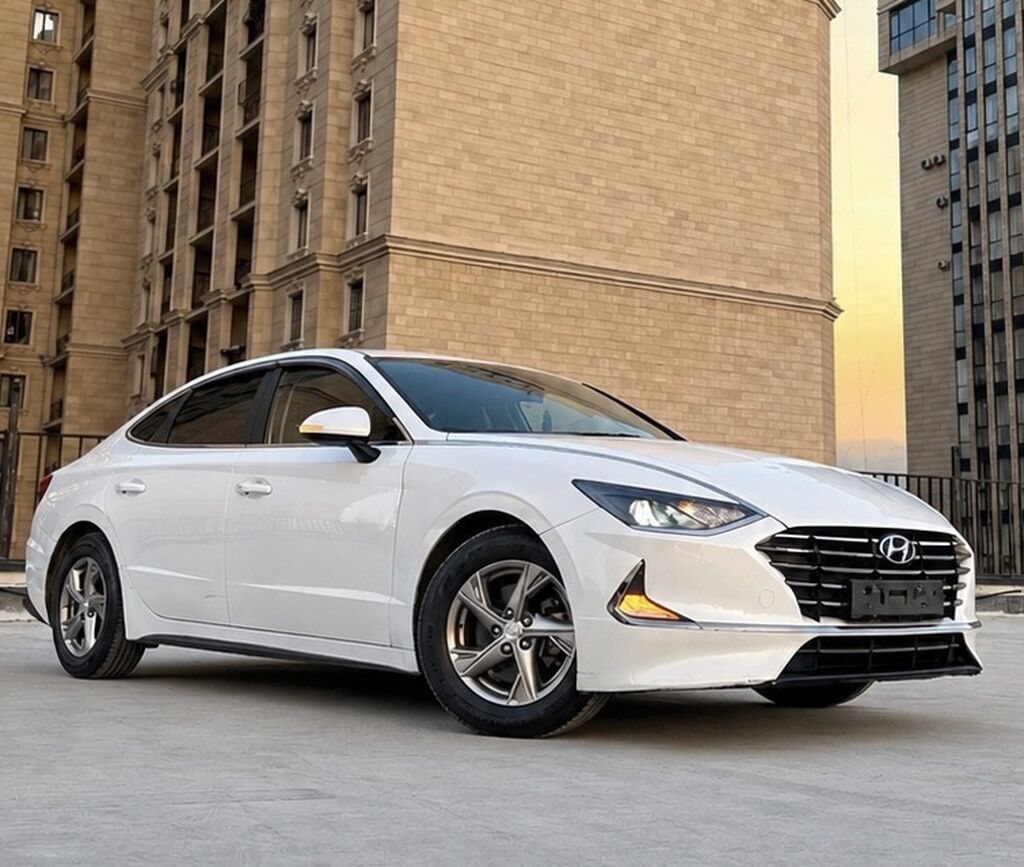 Hyundai Sonata: 2022 г., 2 л, Автомат, Бензин, Седан: фото 2