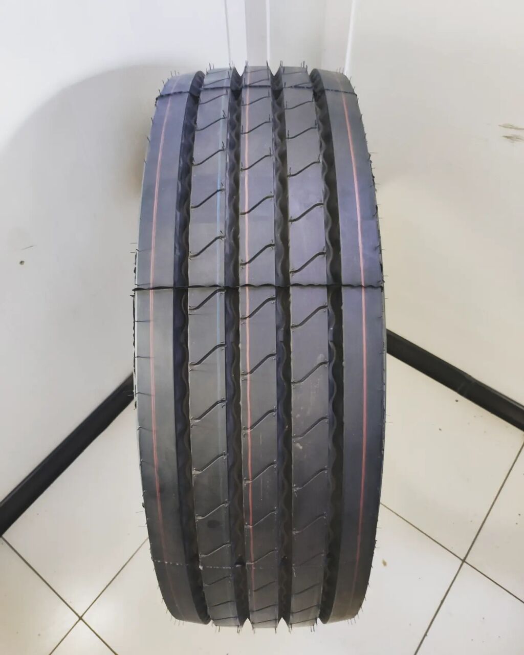 Шина KUNLUN 295/60R22.5/18PR KT878 предназначена для установки на: фото 2
