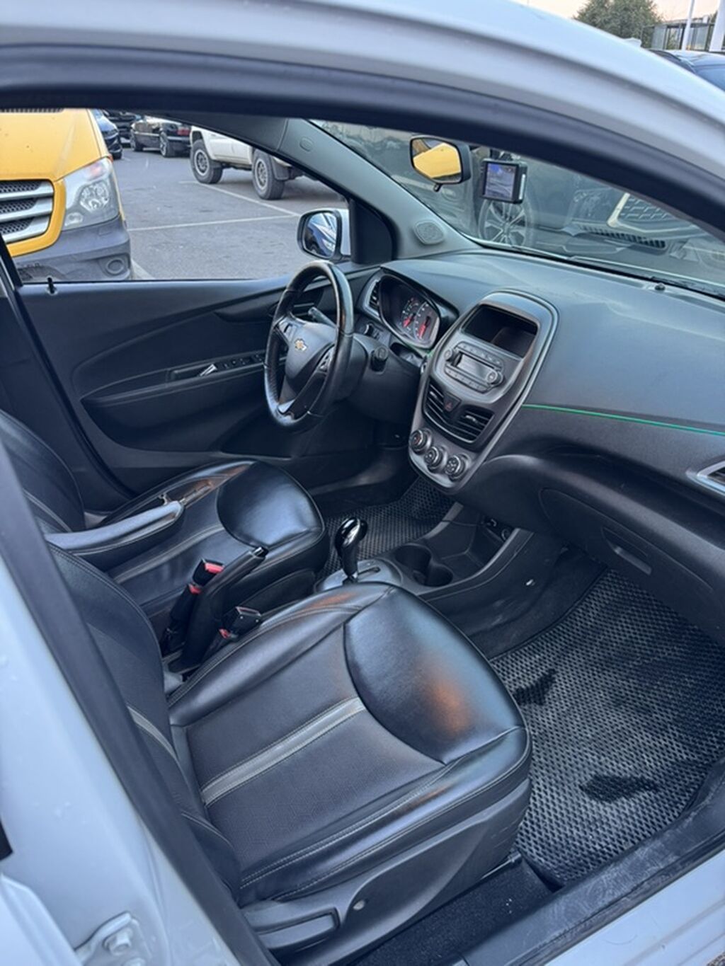 Chevrolet Spark: 2018 г., 1 л, Вариатор, Бензин, Хэтчбэк: фото 8