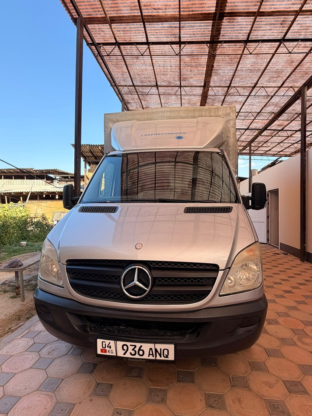 Mercedes-Benz 