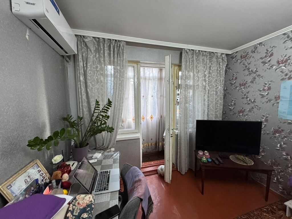 2 комнаты, 44 м², 8 мкр 104 серия, 2 этаж, Старый ремонт: фото 2