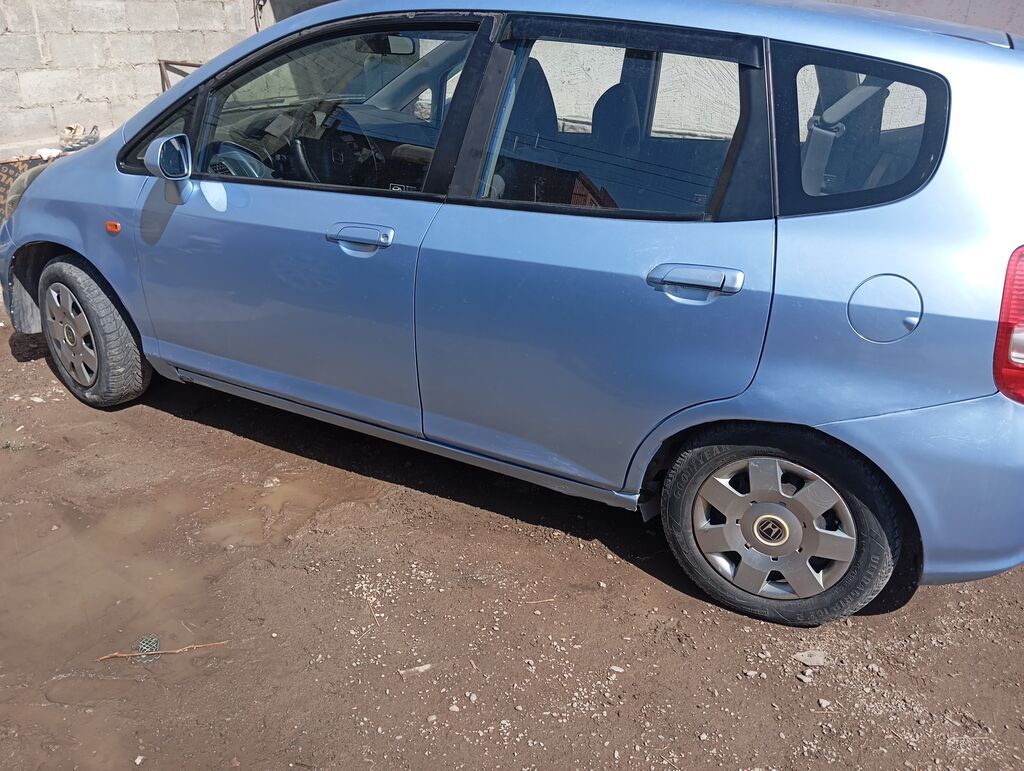 Honda Jazz: 2003 г., 1.5 л, Механика, Бензин, Хэтчбэк: фото 6