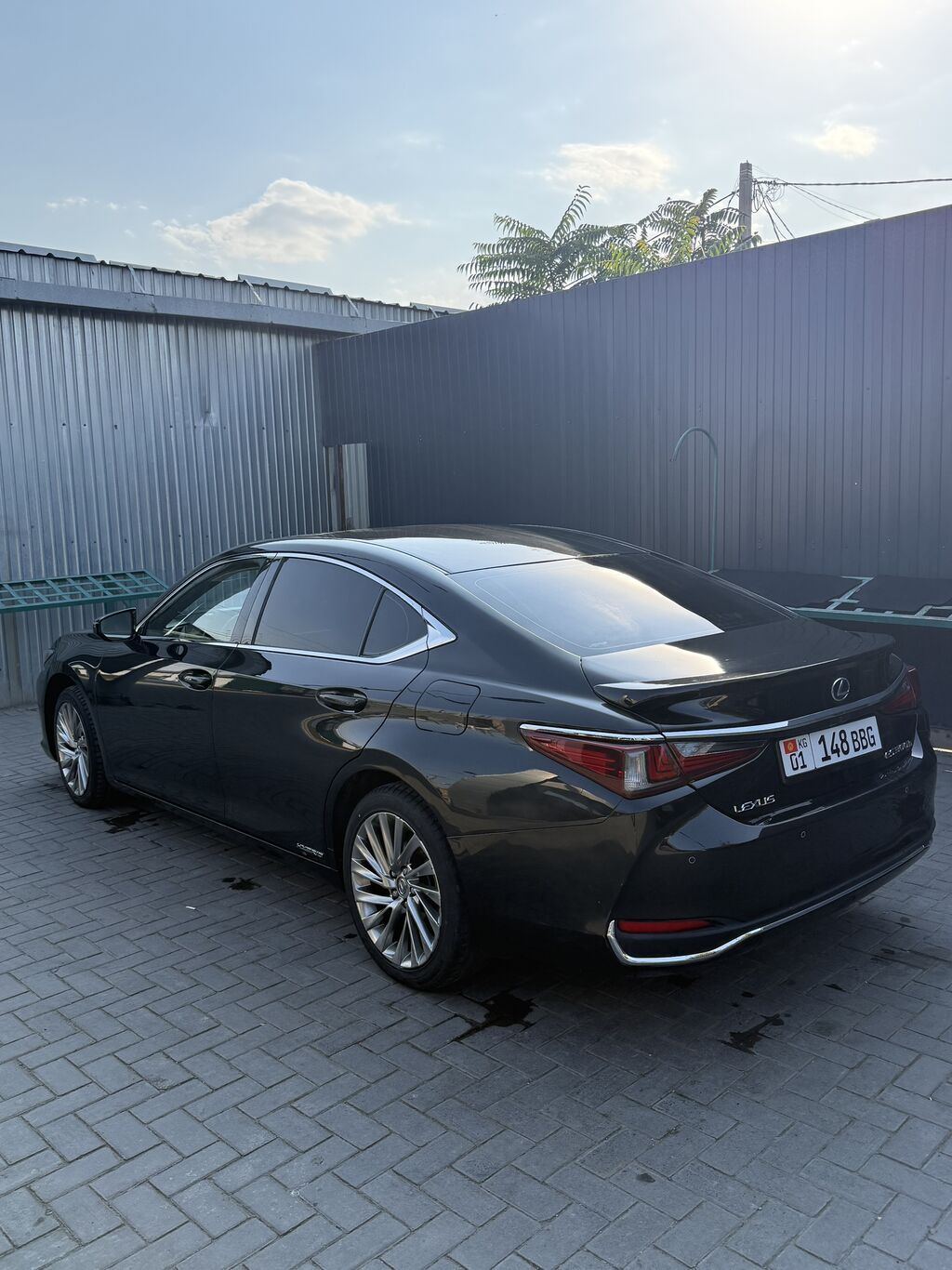 Lexus ES: 2019 г., 2.5 л, Автомат, Гибрид, Седан: фото 4