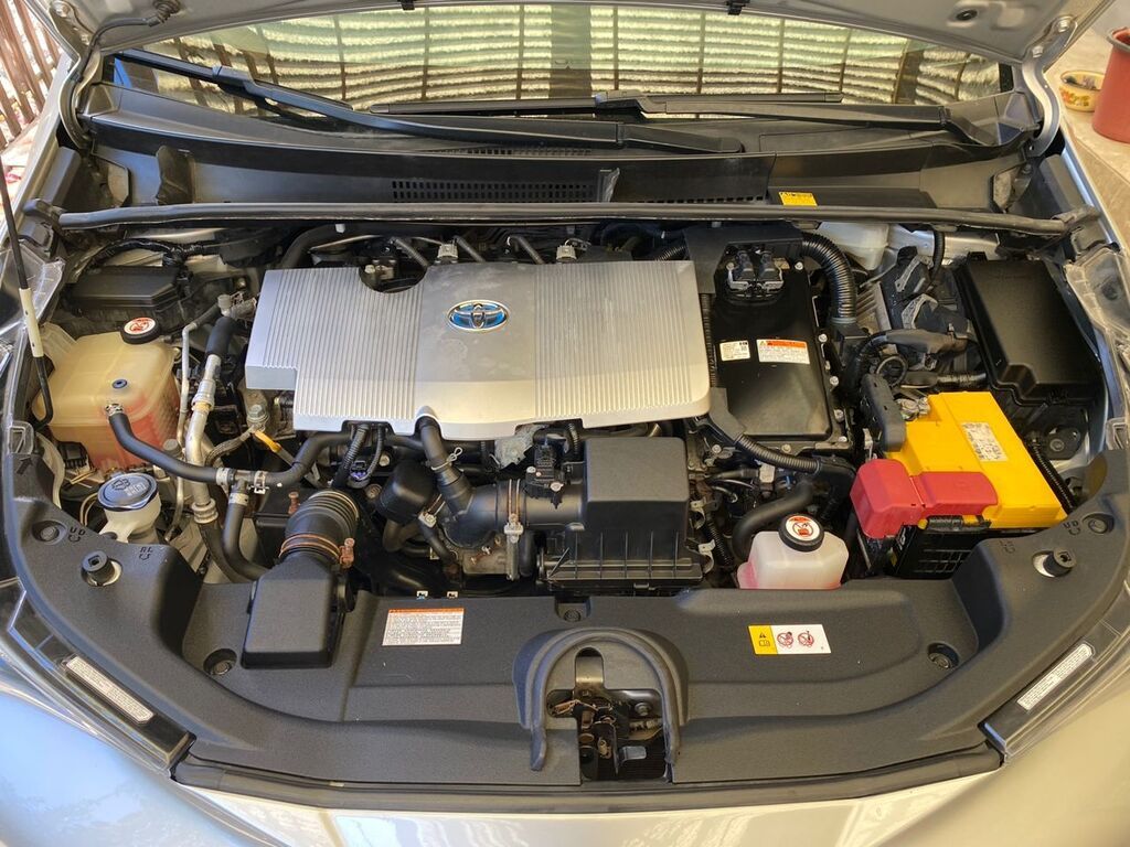 Toyota Prius: 2016 г., Автомат, Гибрид, Хэтчбэк: фото 8