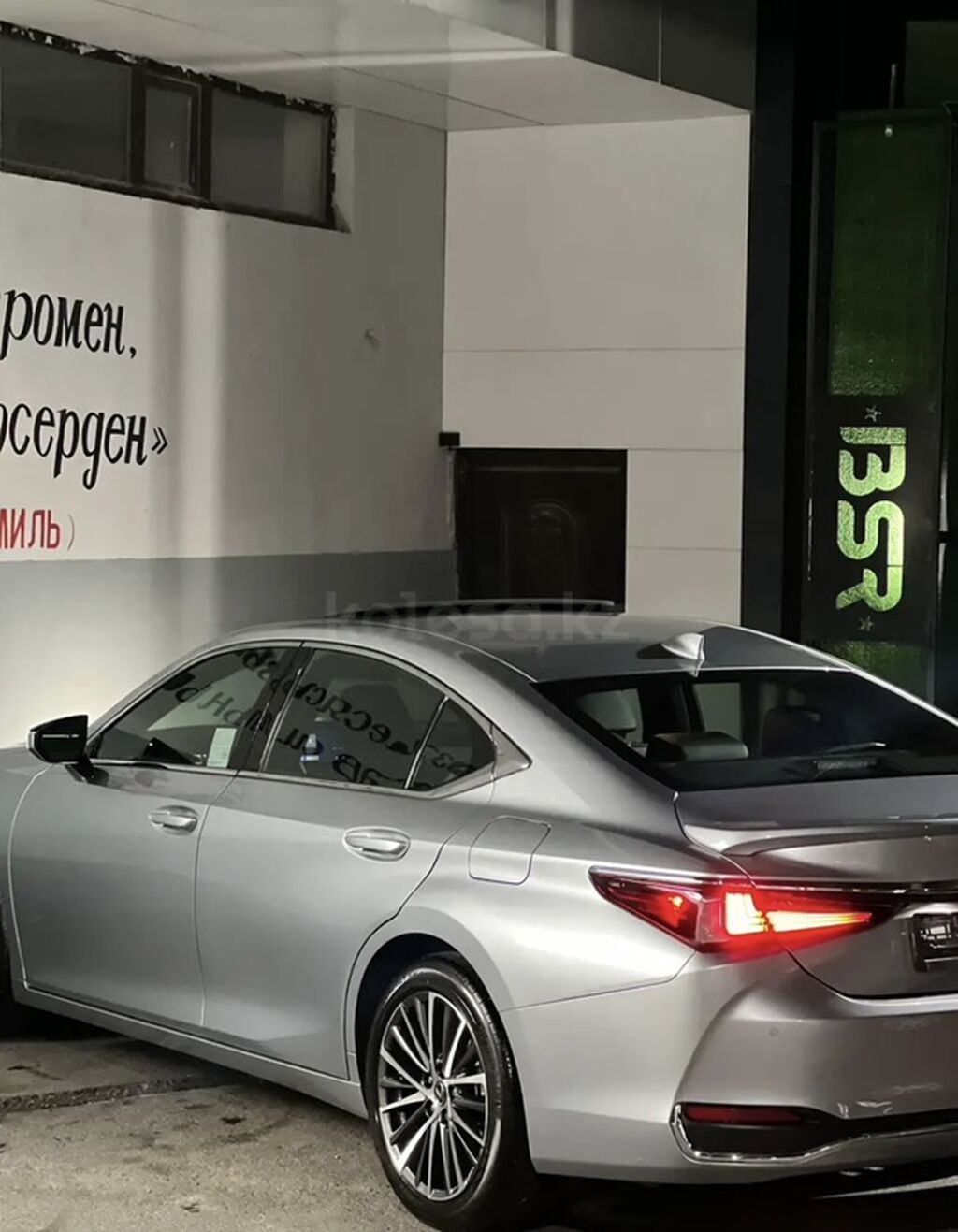 Lexus ES: 2020 г., 2.5 л, Автомат, Гибрид, Седан: фото 2