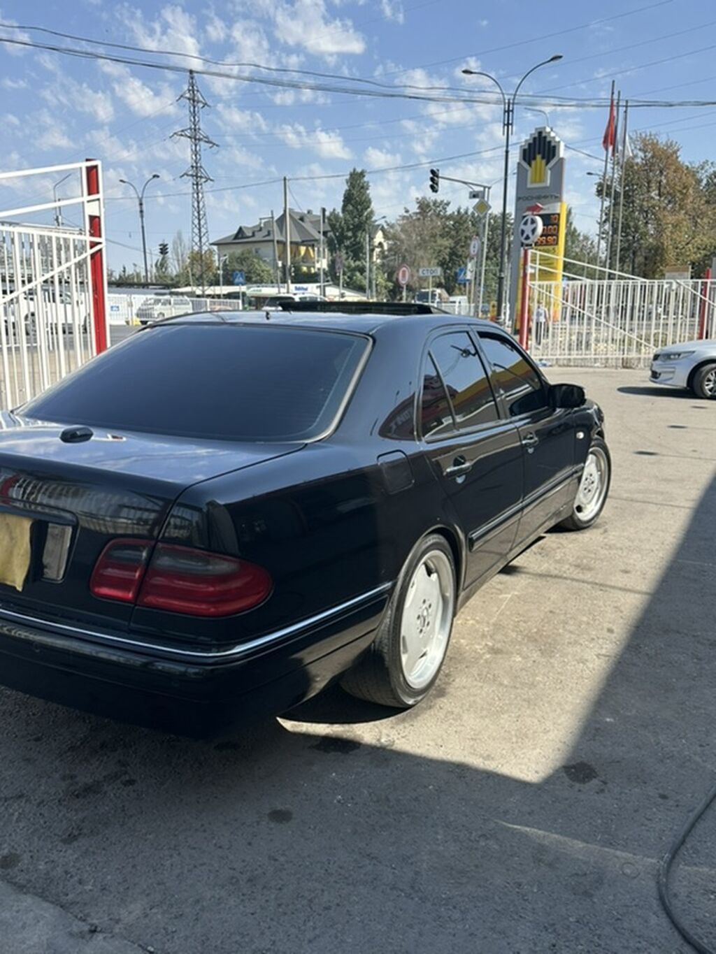 Mercedes-Benz E-Class: 1998 г., 4.3 л, Автомат, Бензин, Седан: фото 4
