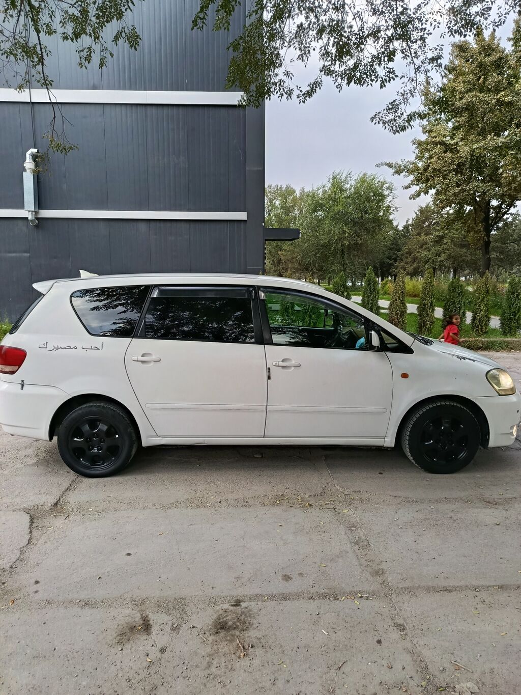 Toyota Ipsum: 2002 г., 2.4 л, Автомат, Бензин, Минивэн: фото 4