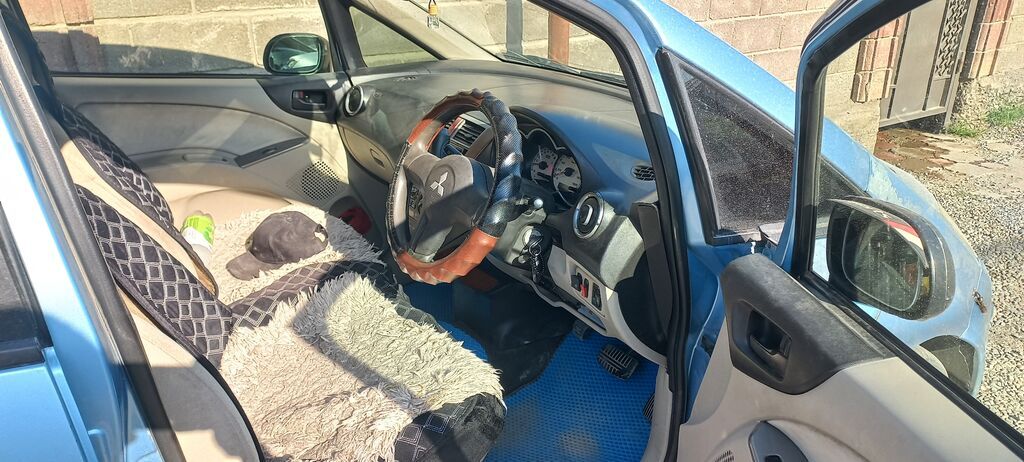 Продаю Mitsubishi Colt 2003 г., газ/бензин: фото 4