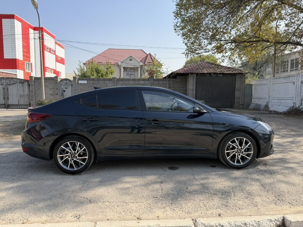 Hyundai Avante: 2019 г., 1.6 л, Автомат, Бензин, Седан: фото 4