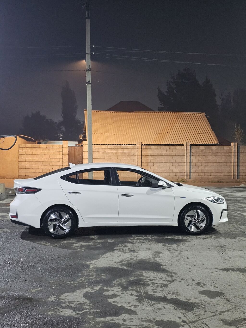 Hyundai Elantra: 2020 г., 1.6 л, Автомат, Гибрид, Седан: фото 8