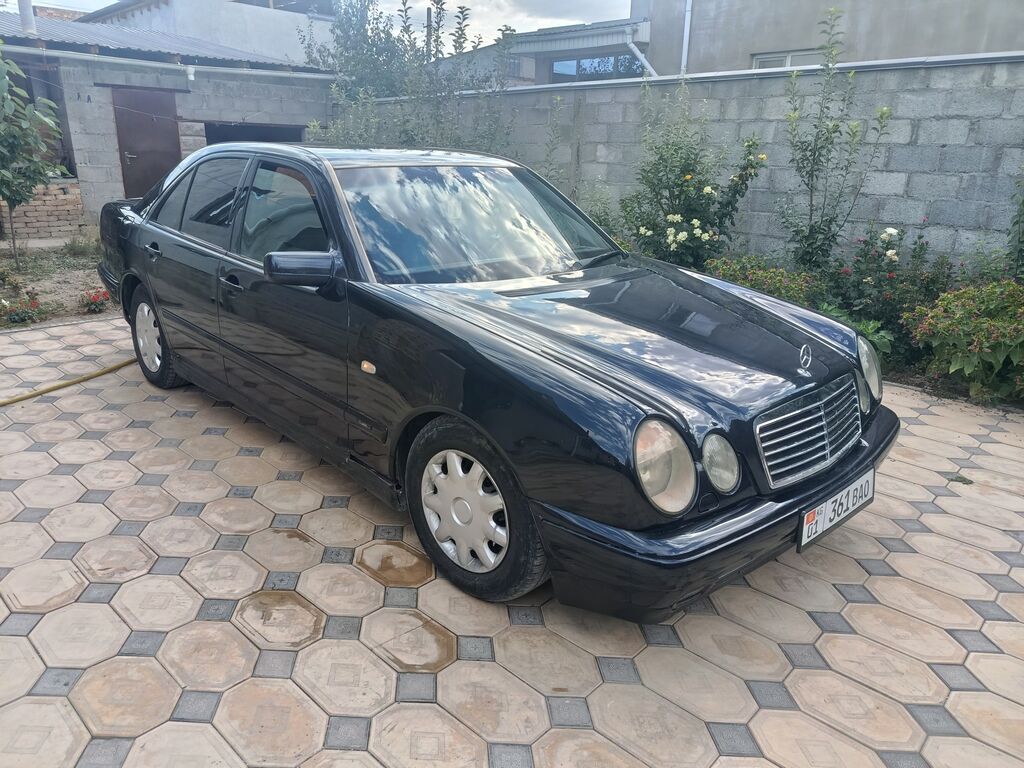Mercedes-Benz E-Class: 1998 г., 2 л, Механика, Бензин, Седан: фото 3
