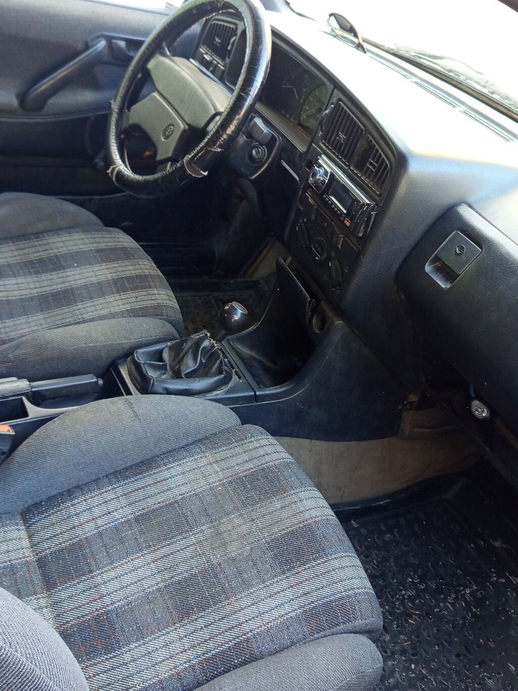 Volkswagen Passat Variant: 1988 г., 1.8 л, Механика, Бензин, Универсал: фото 4