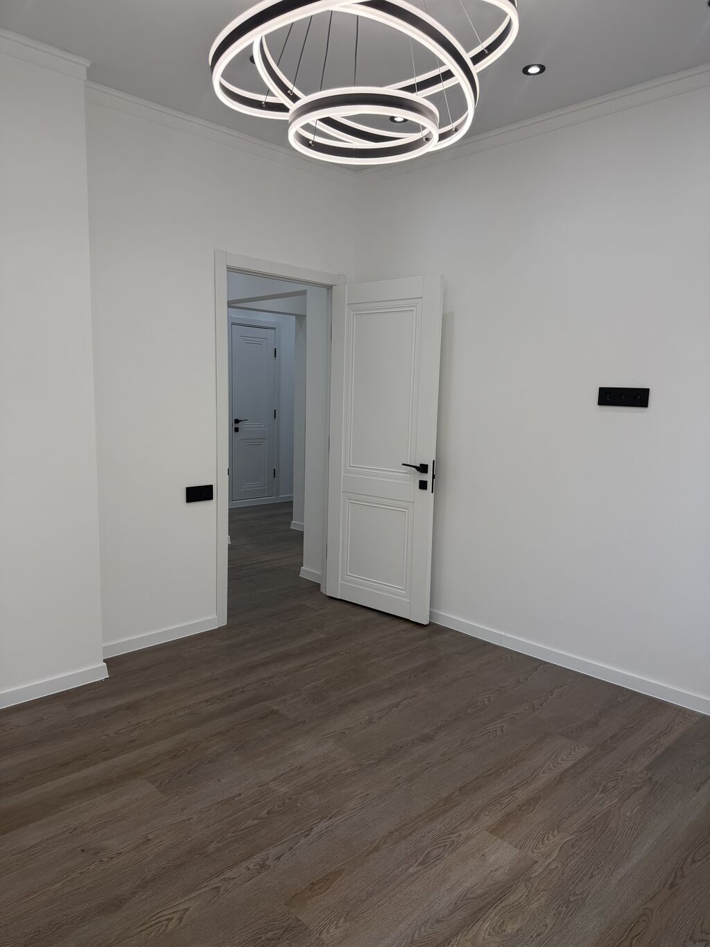 3 комнаты, 70 м², Золотой квадрат 106 серия, 2 этаж, Евроремонт: фото 5