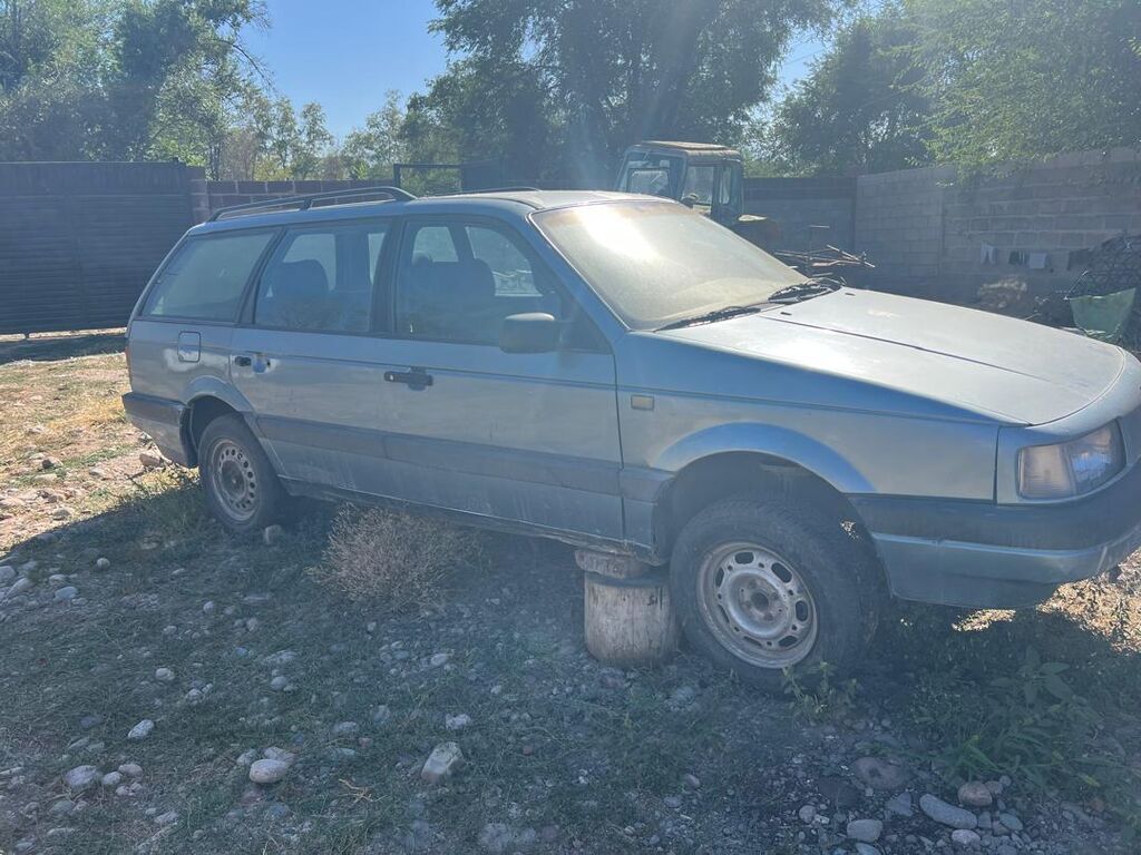 Volkswagen Passat Variant: 1991 г., 1.8 л, Механика, Бензин, Универсал: фото 3