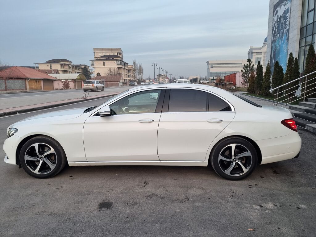 Mercedes-Benz E-Class: 2019 г., Автомат, Бензин, Седан: фото 4