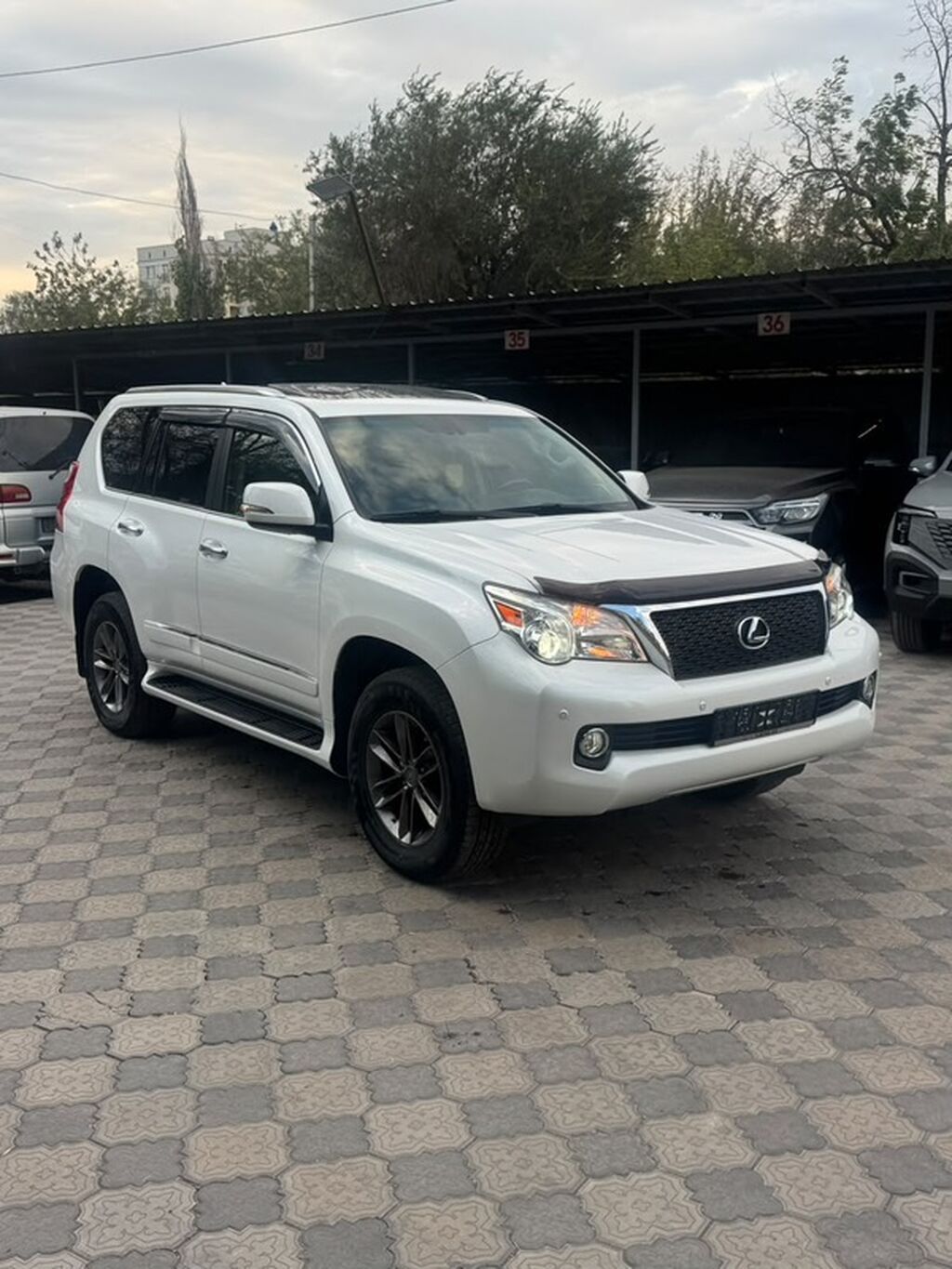 Lexus GX: 2012 г., 4.6 л, Автомат, Бензин, Внедорожник: фото 1