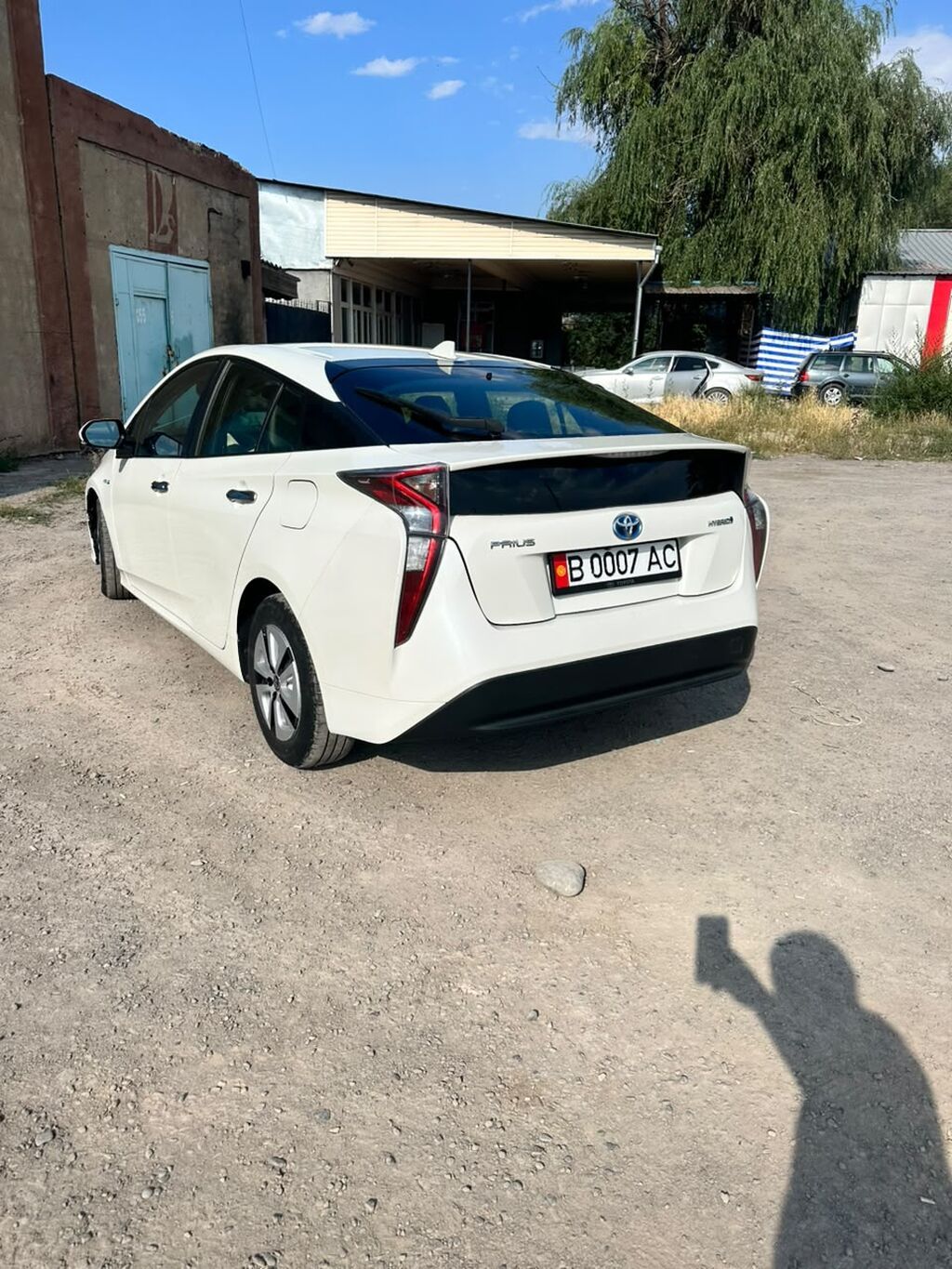 Toyota Prius: 2016 г., 1.8 л, Вариатор, Гибрид, Хэтчбэк: фото 2