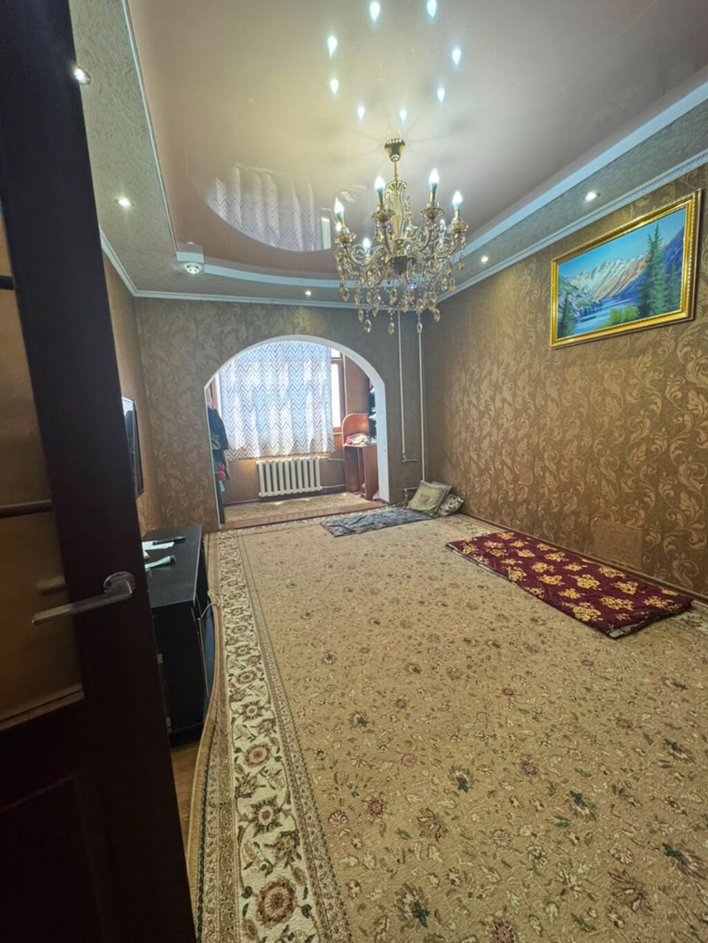 3 комнаты, 61 м², Пишпек 105 серия, 7 этаж, Старый ремонт: фото 1