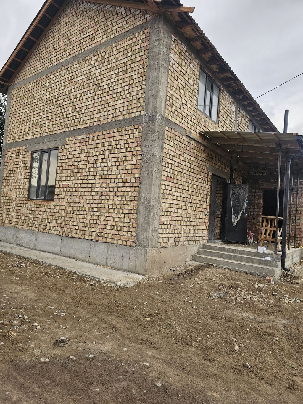 3 комнаты, 90 м², 4 соток, Бишкек, Собственник: фото 1