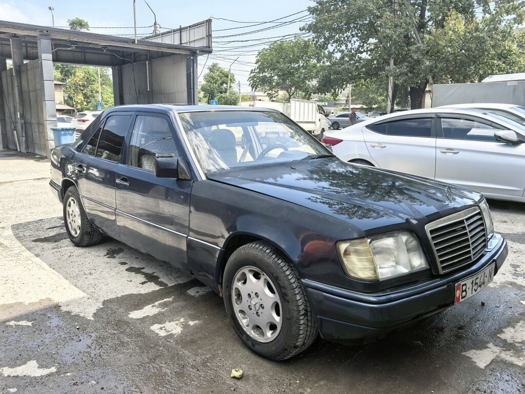 Mercedes-Benz W124: 1994 г., 2.8 л, Механика, Бензин, Седан: фото 2