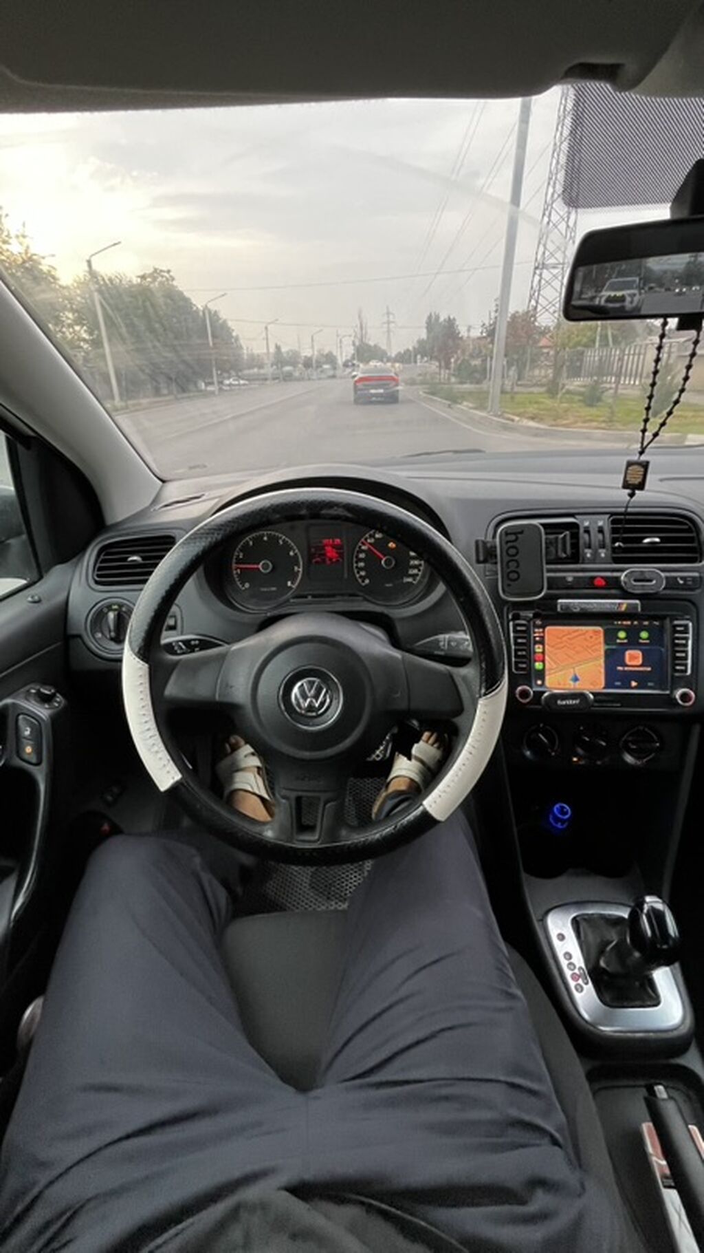Volkswagen Polo: 2013 г., 1.6 л, Автомат, Газ, Седан: фото 4