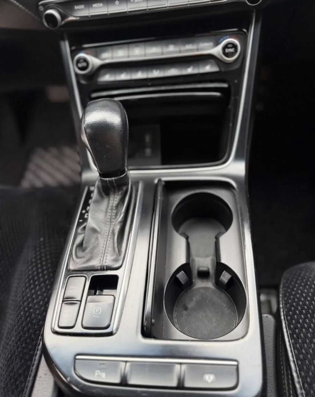 Hyundai Grandeur: 2017 г., 3 л, Автомат, Газ, Седан — фото 8
