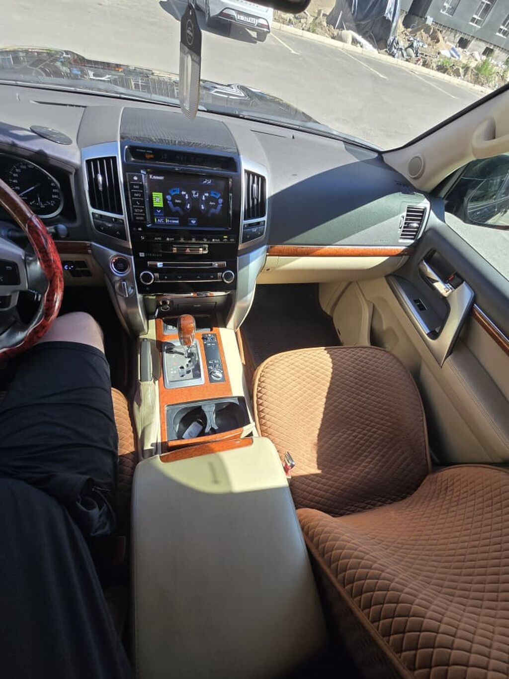 Toyota Land Cruiser: 2012 г., 4.6 л, Автомат, Газ, Внедорожник: фото 7