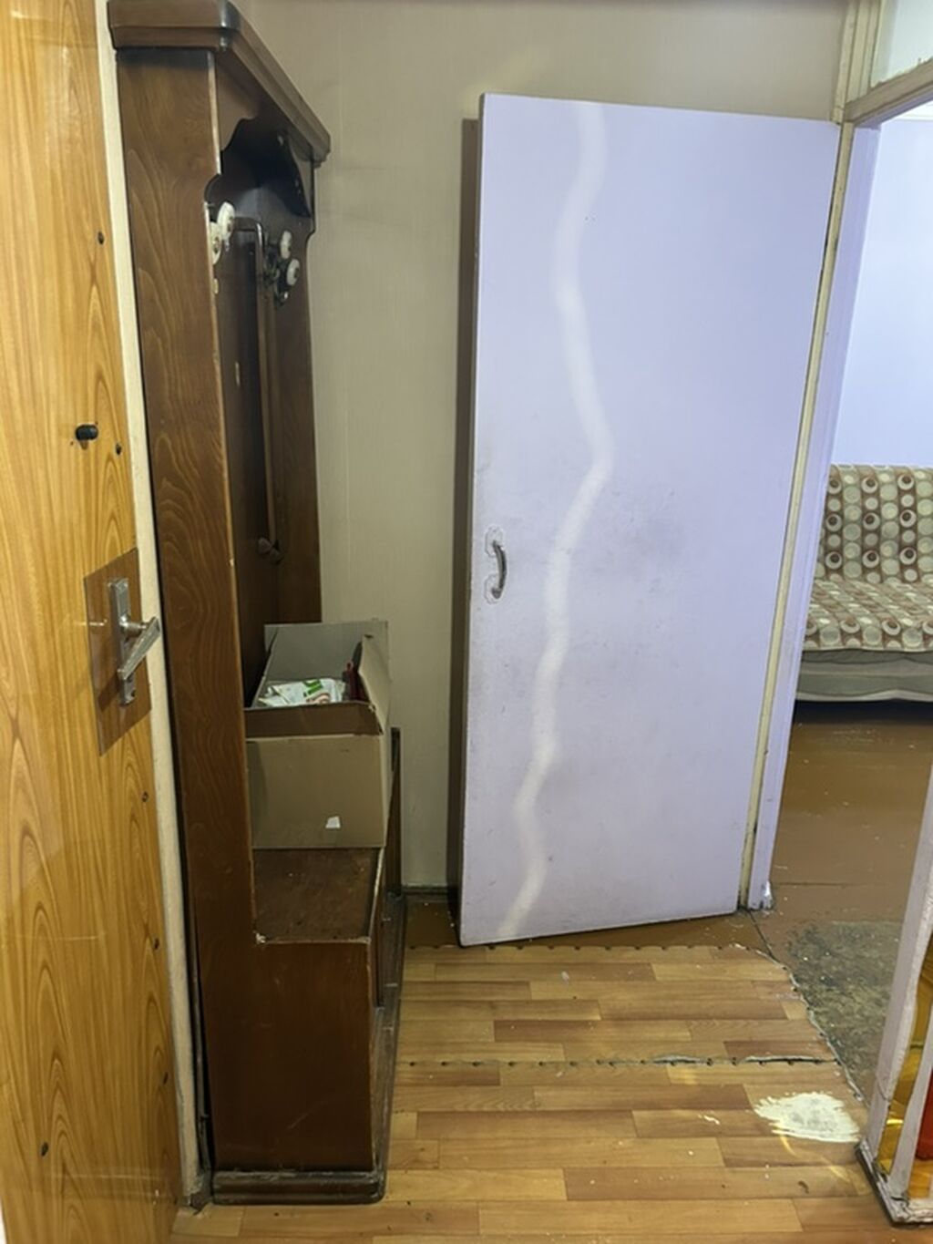 Rüstəmov 36. Metroya 4-5 dəqiqə piyada məsafədədir. 1 in 2 yə