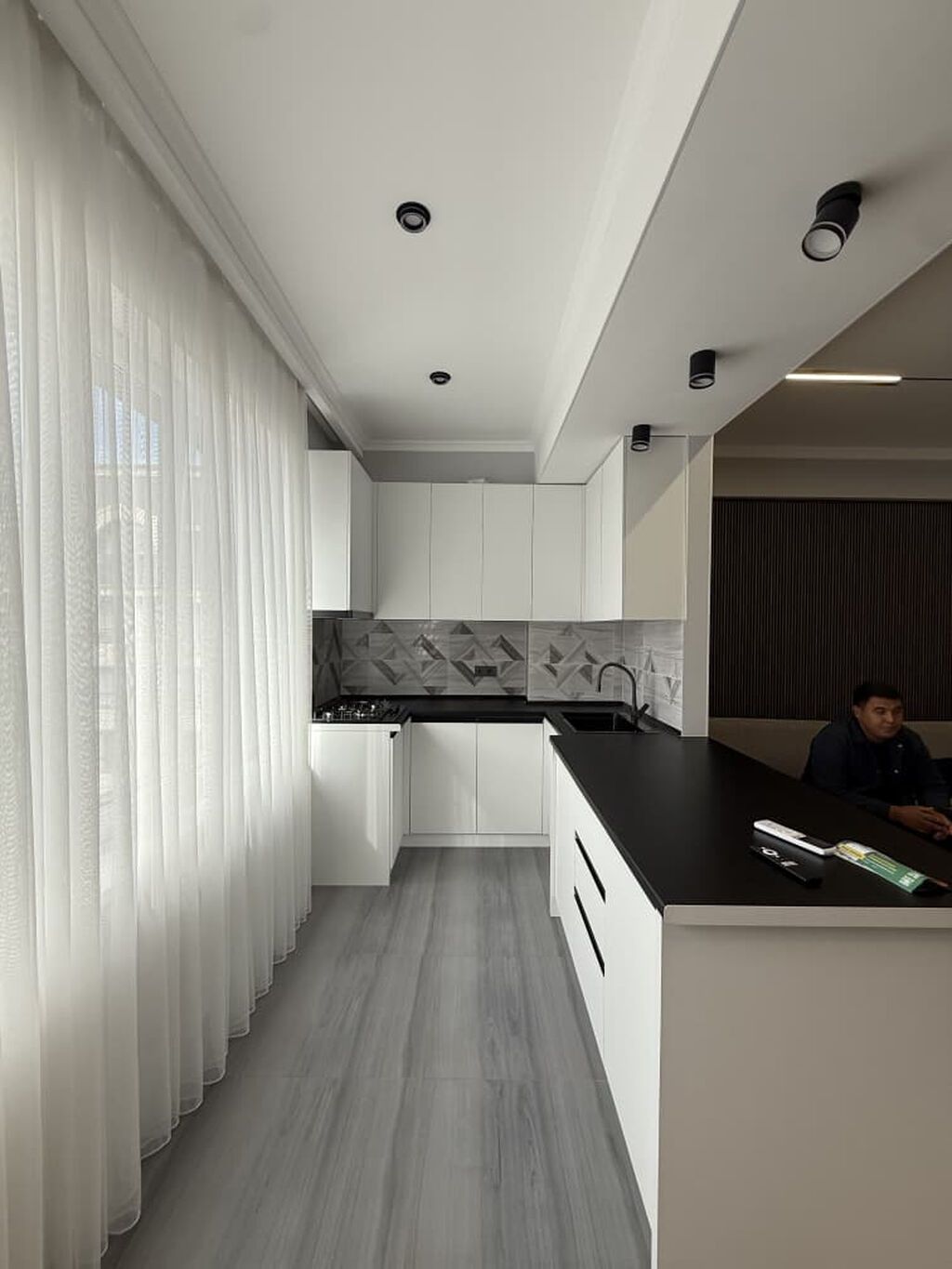 3 комнаты, 107 м², Верхний Джал Элитка, 12 этаж, Дизайнерский ремонт: фото 3