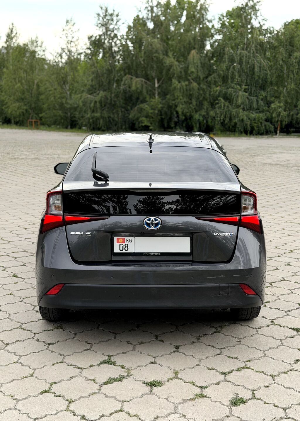 Toyota Prius: 2019 г., 1.8 л, Автомат, Гибрид, Хэтчбэк: фото 4