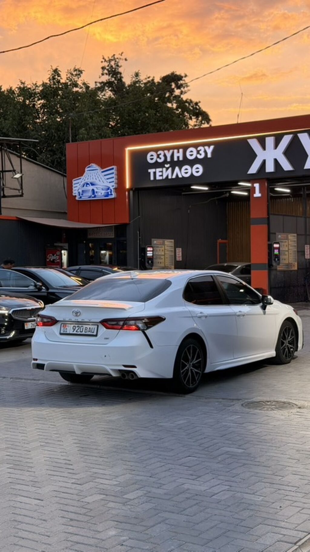 Toyota Camry: 2020 г., 2.5 л, Автомат, Бензин, Седан — фото 2