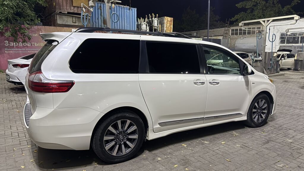 Toyota Sienna: 2018 г., 3.5 л, Автомат, Бензин, Минивэн: фото 4