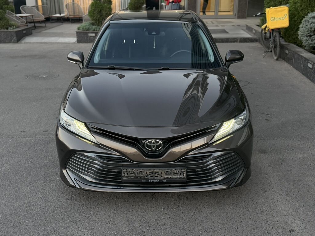 Toyota Camry: 2019 г., 2.5 л, Автомат, Бензин, Седан: фото 2