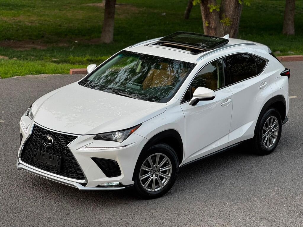 Lexus NX: 2021 г., 2 л, Автомат, Бензин, Кроссовер: фото 3