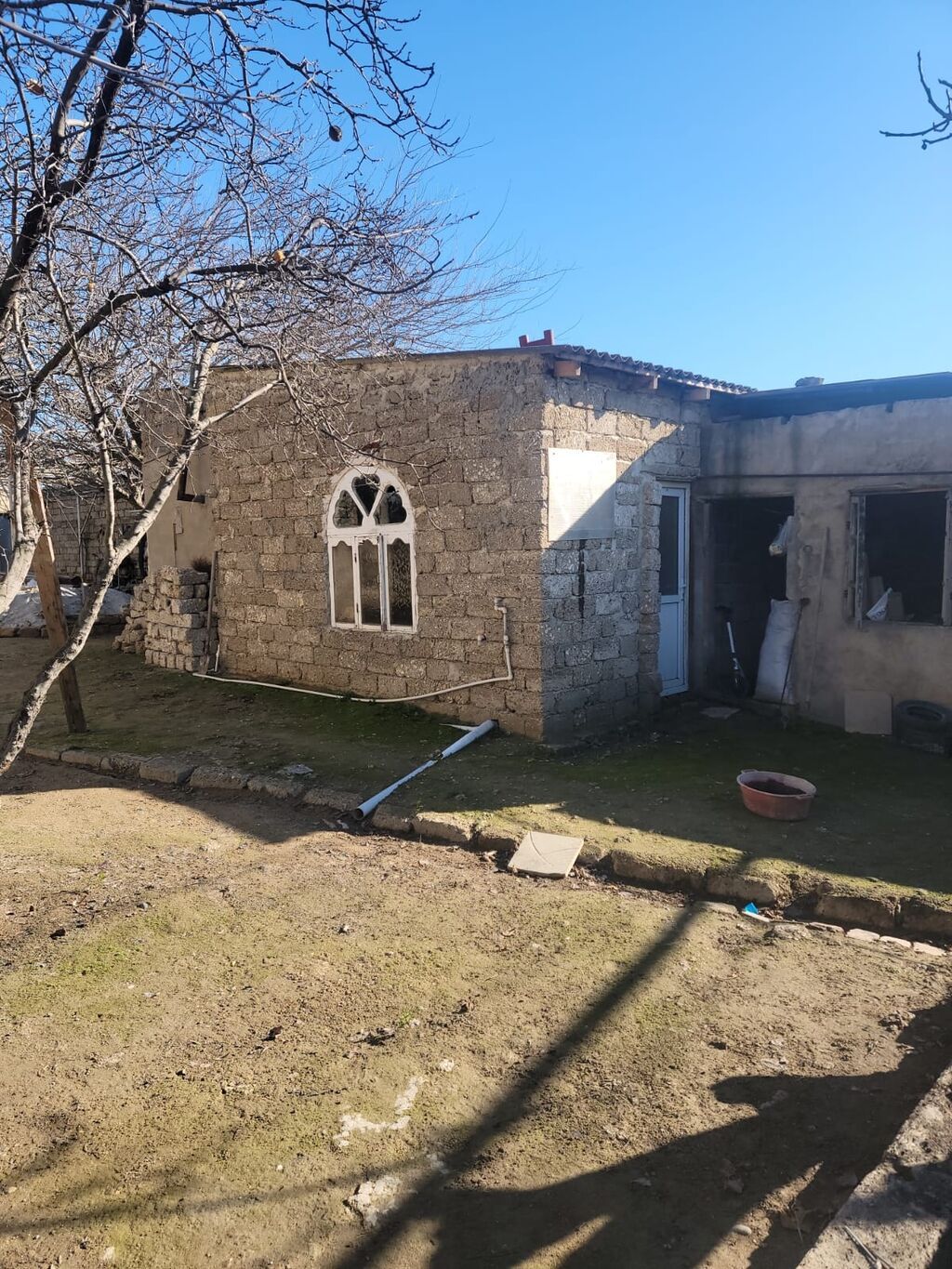 Satış üçün həyət evi və torpaq sahəsi Binə savxozda məçitddən yuxarı