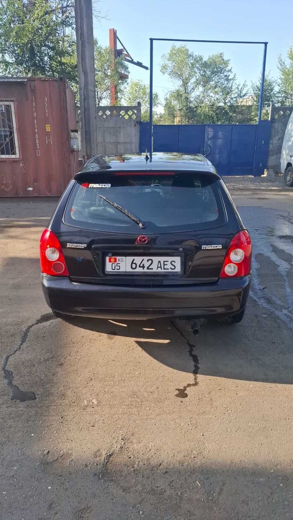 Mazda 323: 2002 г., 1.6 л, Механика, Бензин, Универсал: фото 2