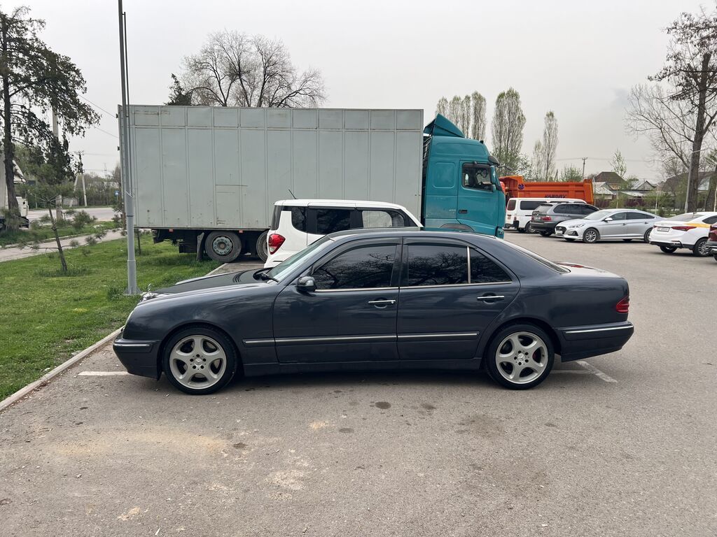 Mercedes-Benz E-Class: 2001 г., 4.3 л, Автомат, Бензин, Седан: фото 2