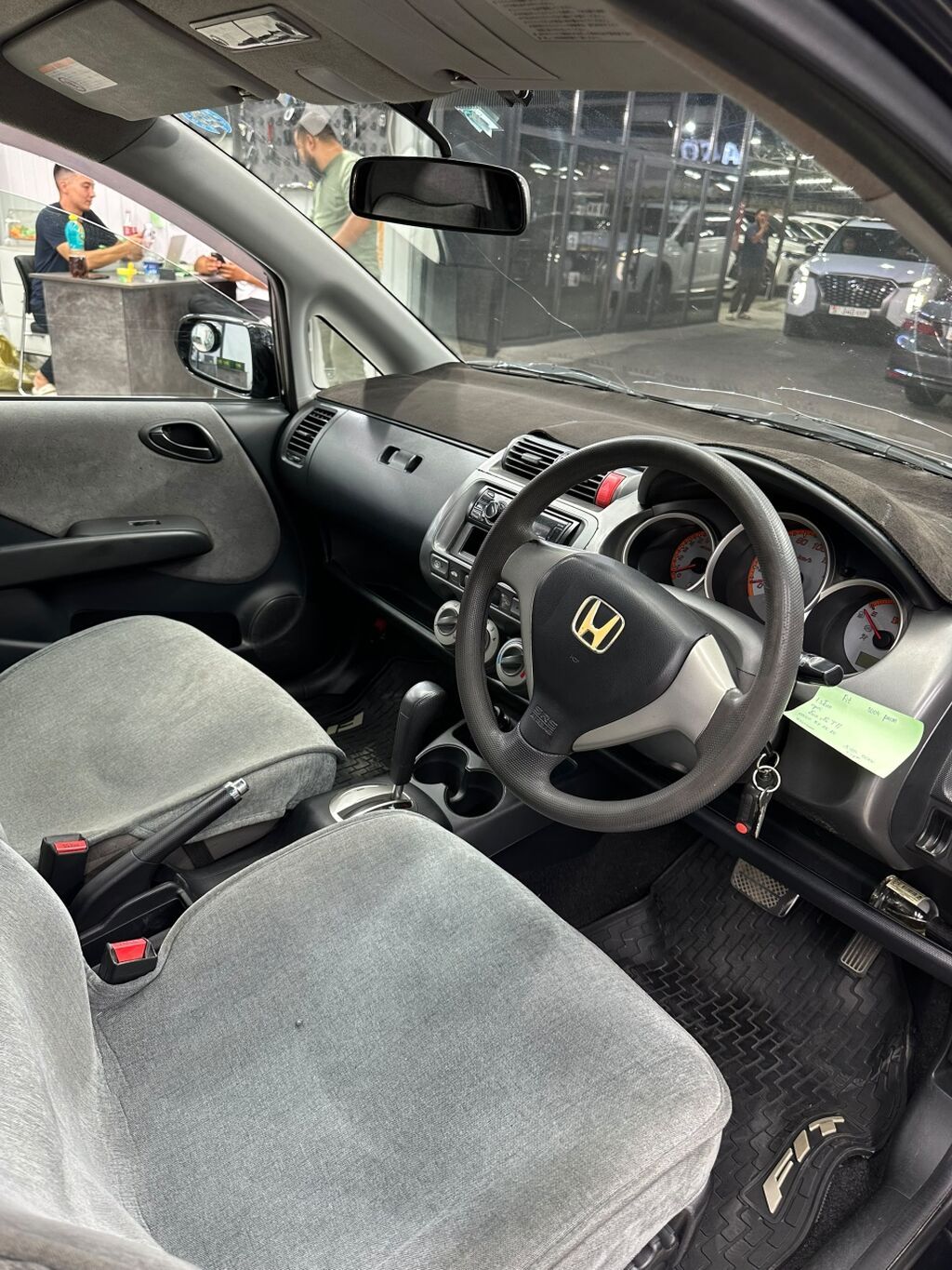 Honda Fit: 2004 г., Автомат, Хэтчбэк: фото 5