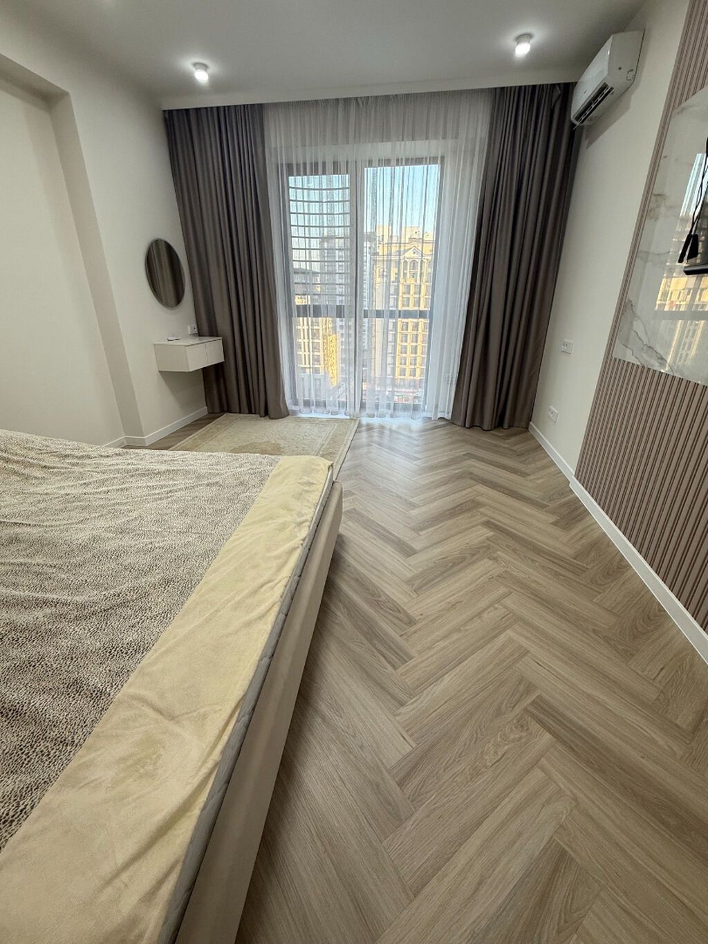 3 комнаты, 137 м², Золотой квадрат 10 этаж, Дизайнерский ремонт: фото 7
