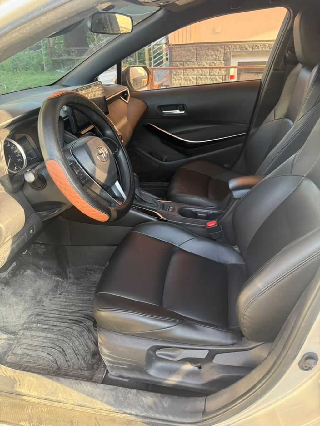 Toyota Corolla: 2022 г., 1.8 л, Автомат, Гибрид, Седан: фото 3