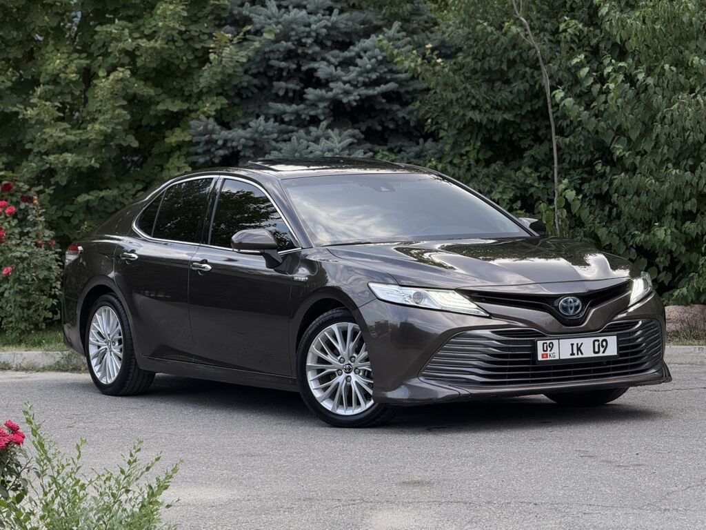 Toyota Camry: 2019 г., 2.5 л, Вариатор, Гибрид, Седан: фото 3