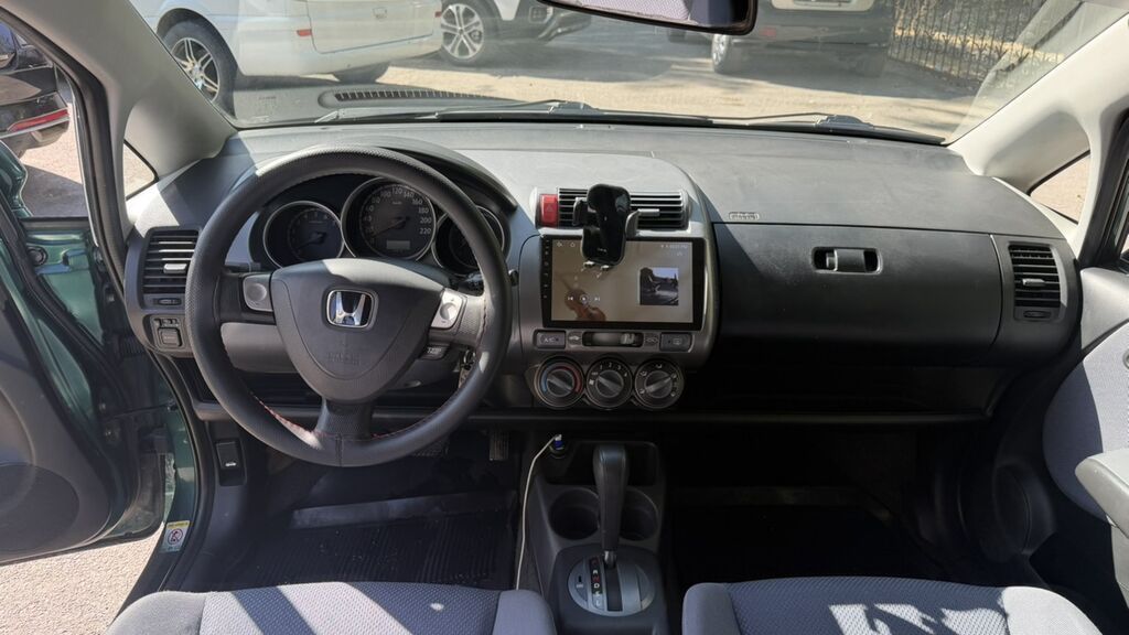 Honda Jazz: 2004 г., 1.4 л, Бензин, Хэтчбэк: фото 6