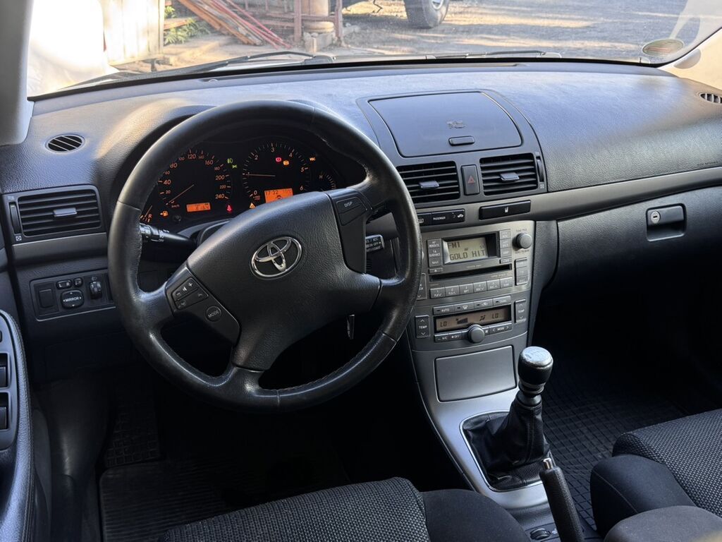 Toyota Avensis: 2008 г., 2 л, Механика, Дизель, Универсал: фото 8