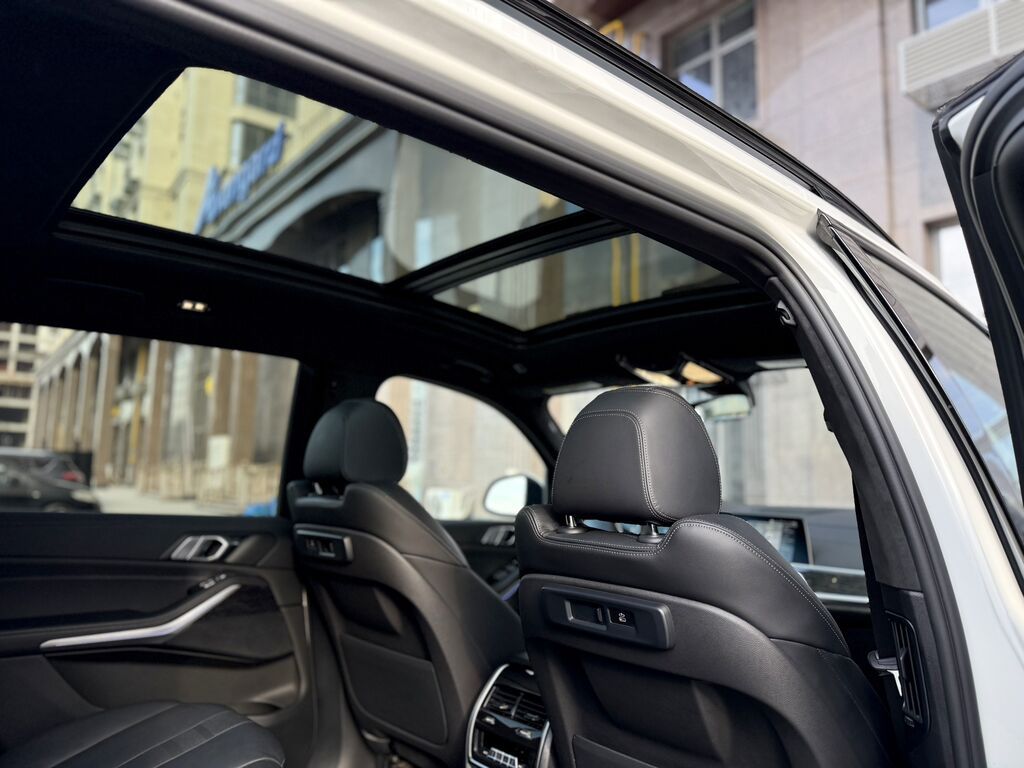 BMW X7: 2022 г., 3 л, Автомат, Бензин, Внедорожник: фото 8