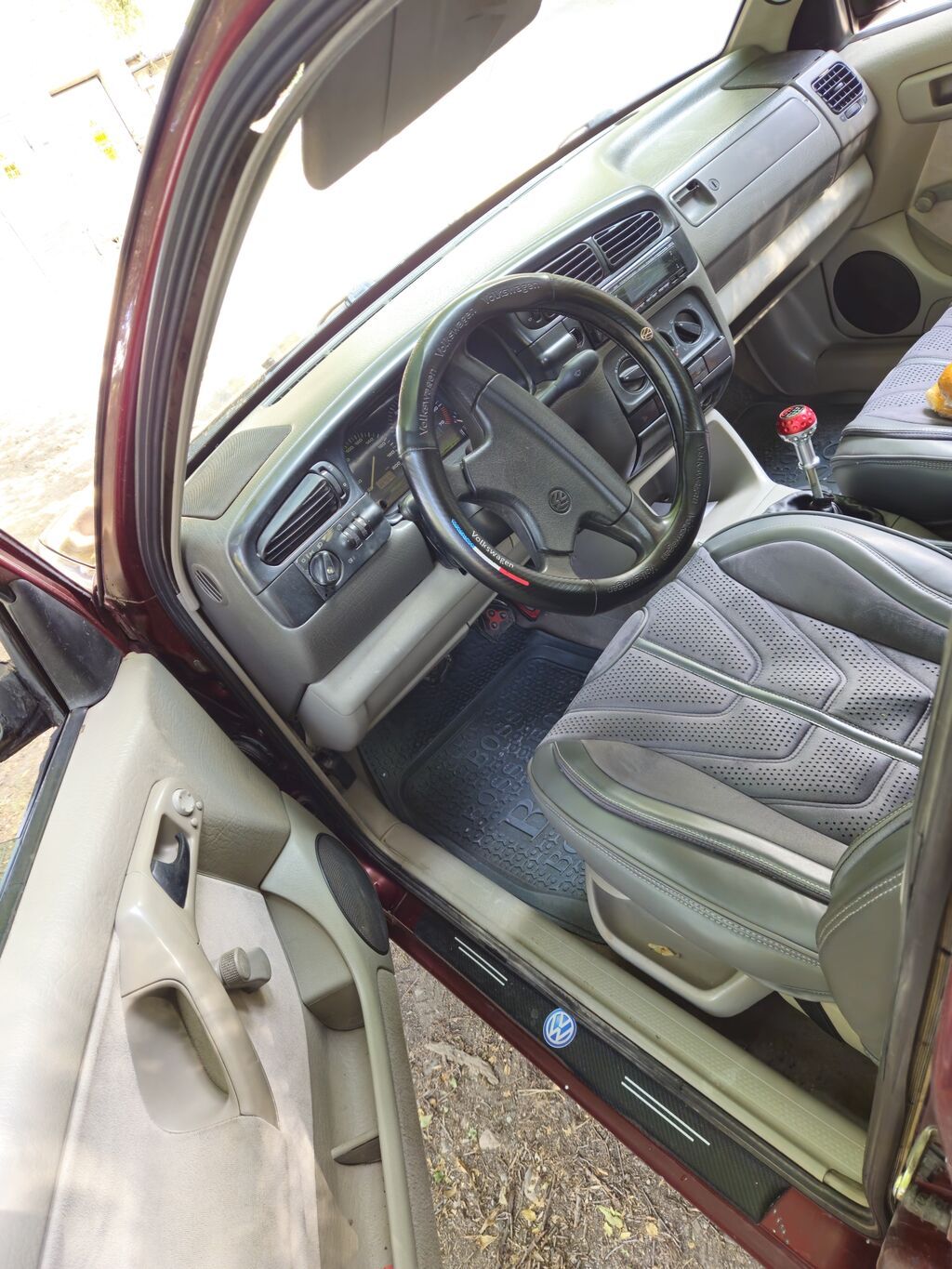 Volkswagen Vento: 1992 г., 1.8 л, Механика, Бензин, Седан: фото 7