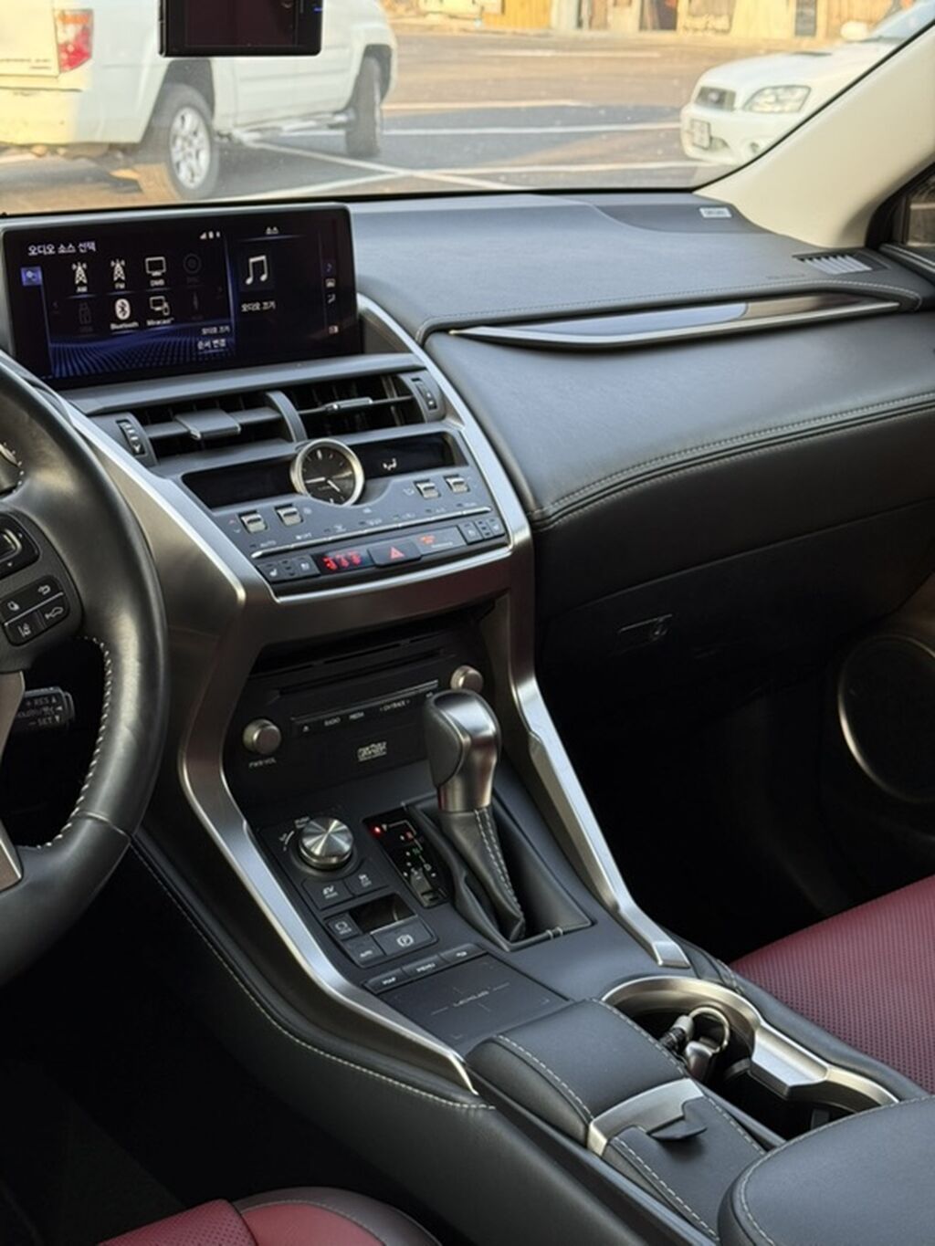 Lexus NX: 2019 г., 2.5 л, Вариатор, Гибрид, Кроссовер: фото 8