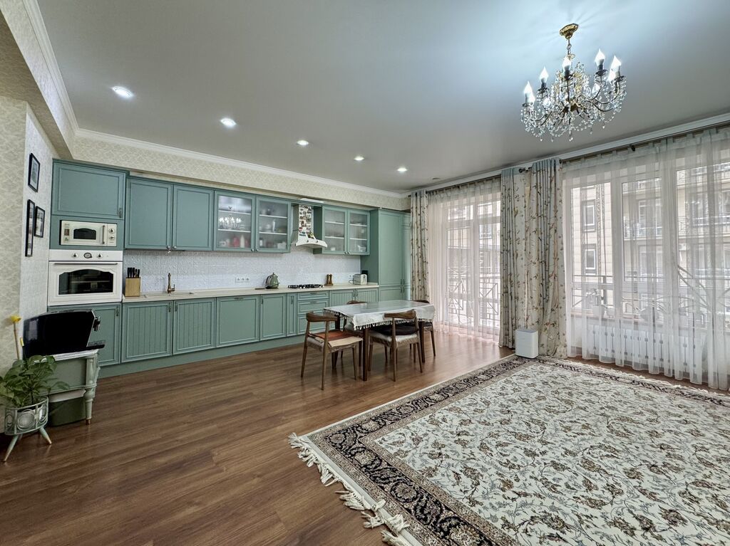 3 комнаты, 120 м², Золотой квадрат Элитка, 4 этаж, Евроремонт: фото 2