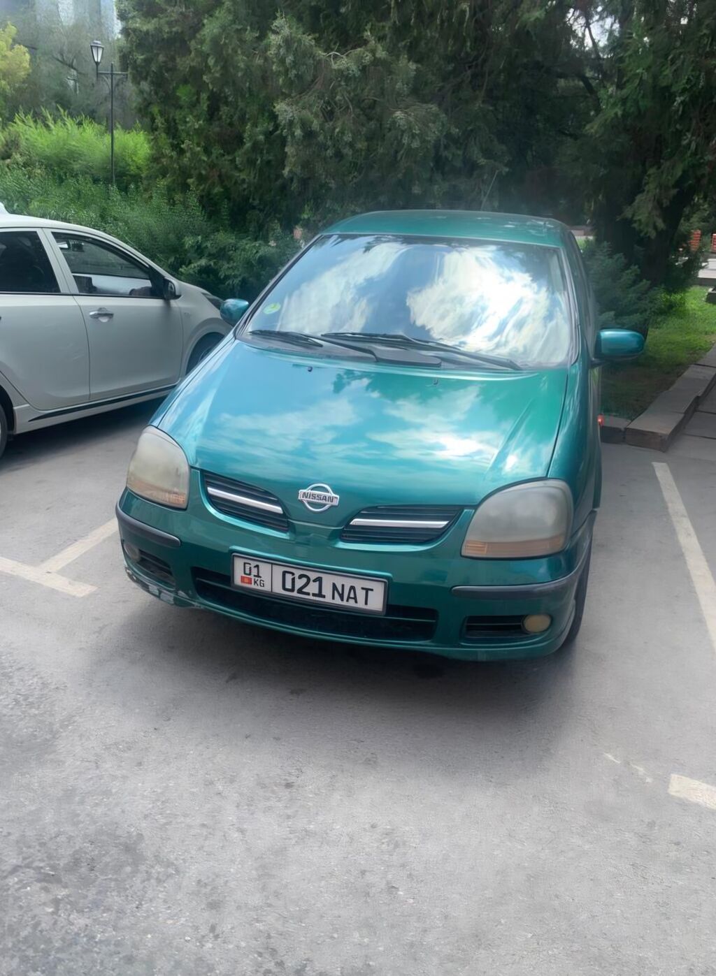 Nissan Almera Tino